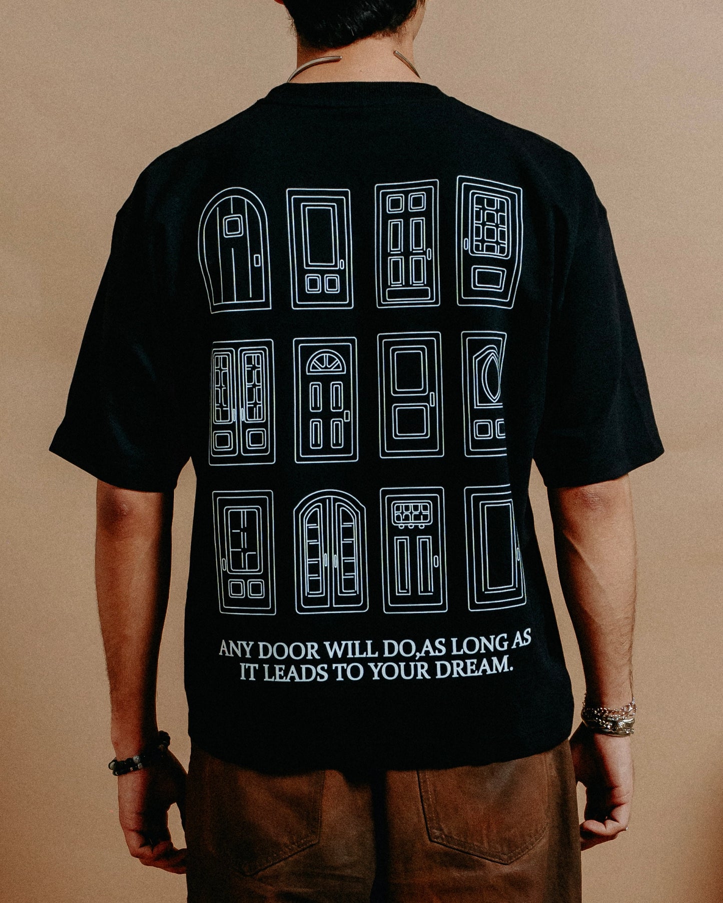 THE ENTRY OVERSIZED T-SHIRT