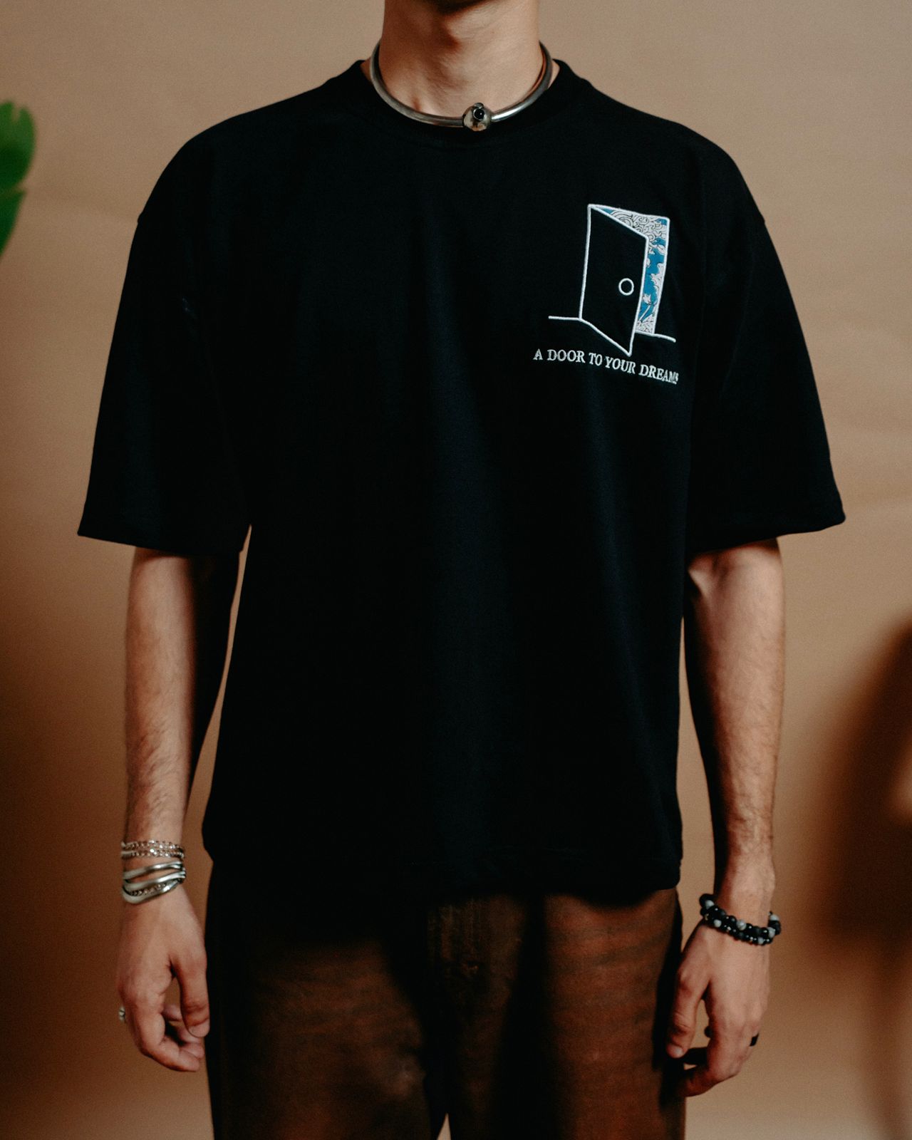 THE ENTRY OVERSIZED T-SHIRT